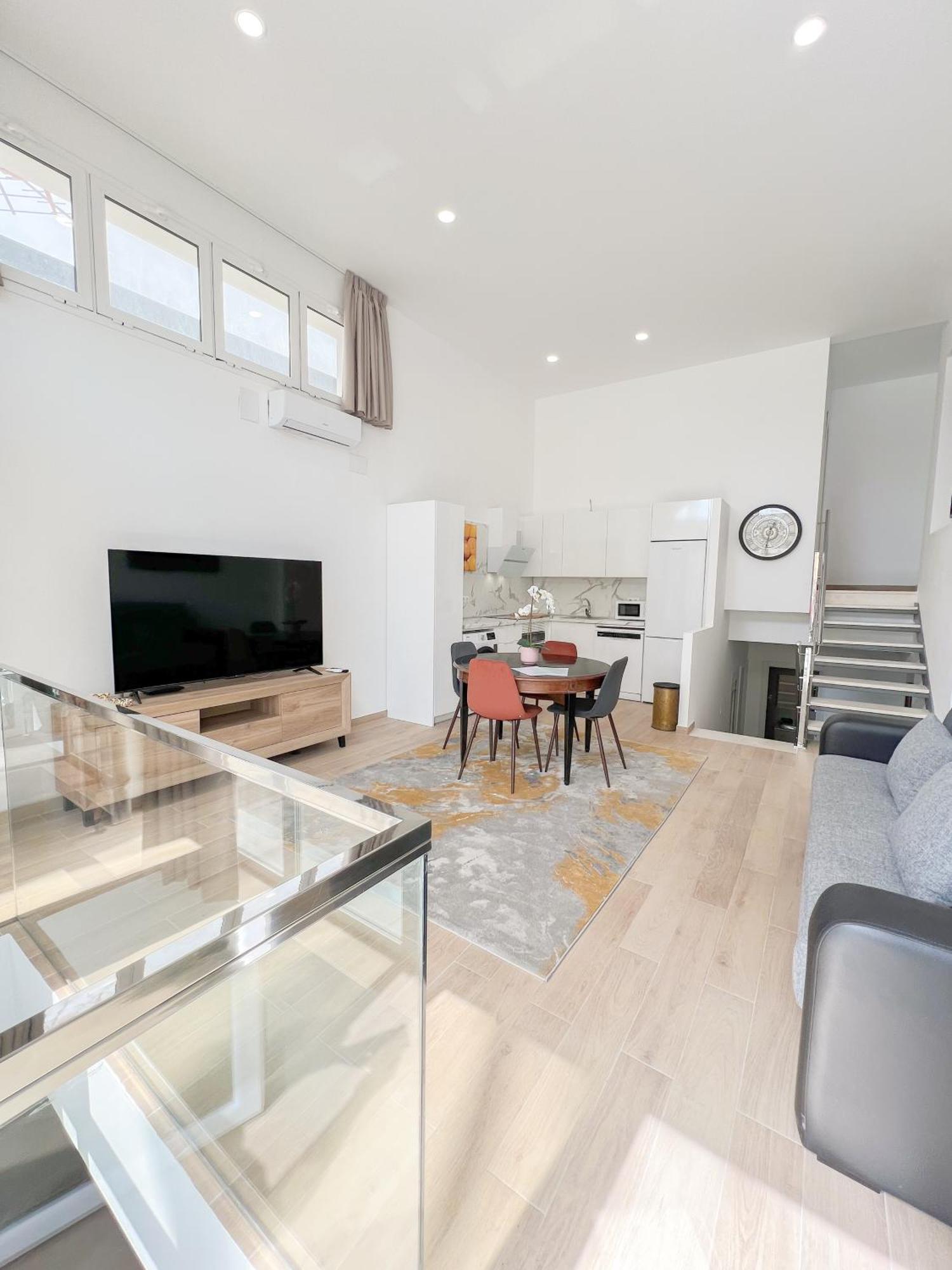 Apartment Bright & Modern Family Carihuela1